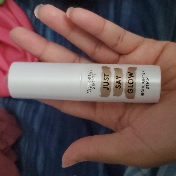 Victoria's Secret Other - Victoria Secret *Just Say Glow* Highlighter Stick (Champagne Color)